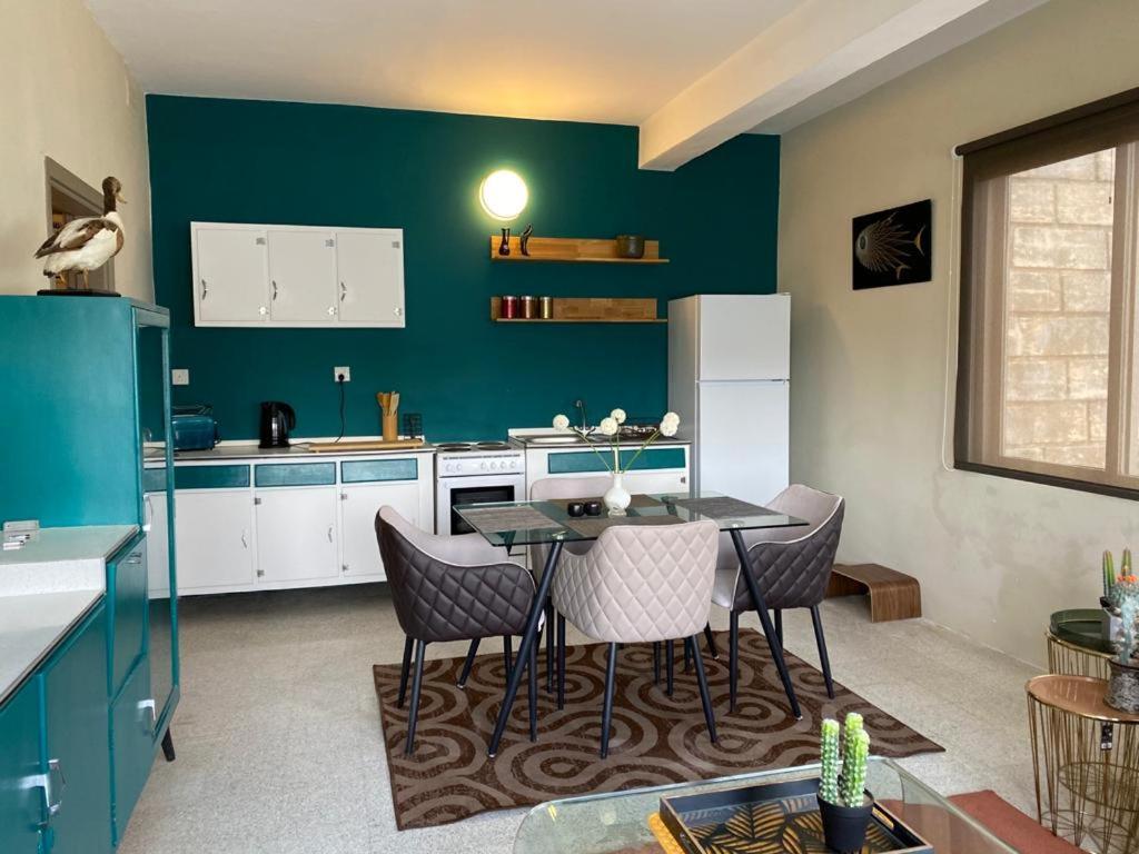 A Sea View Maisonette Right On The Waters Edge. Apartment St. Paul's Bay Exterior photo